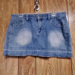 Brillante | Frayed Hem Denim Mini Skirt | Size 15/16